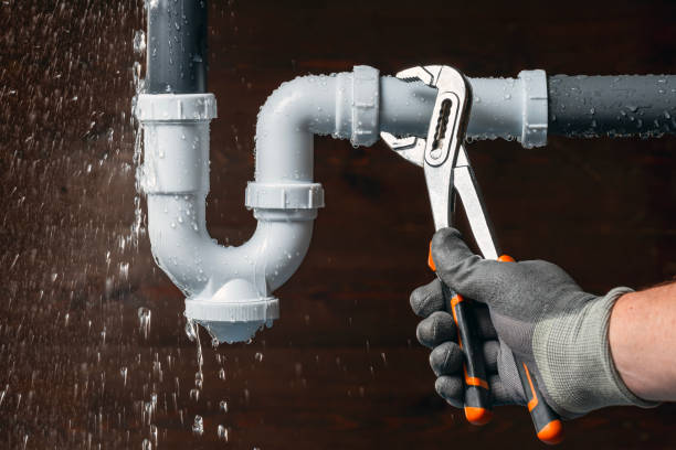 Professional Gas Line Repair technician working in Deer Park, TX